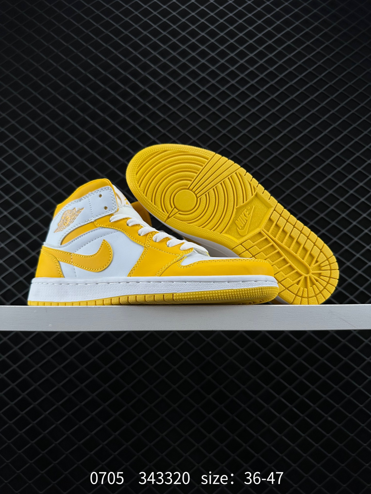 NIKE Air Jordan 1 Retro Mid